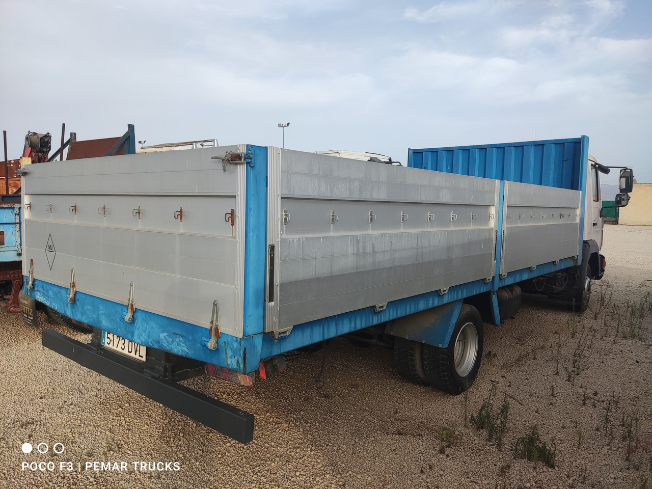 MAN L2000 - Dropside/ Flatbed truck: picture 4 MAN L2000 - Dropside/ Flatbed truck: picture 4