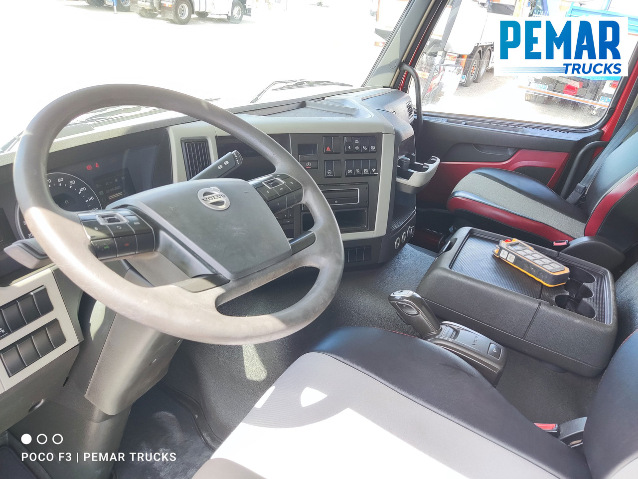 Skip loader truck VOLVO FM 330 PORTACONTENEDOR CADENAS 18T: picture 29