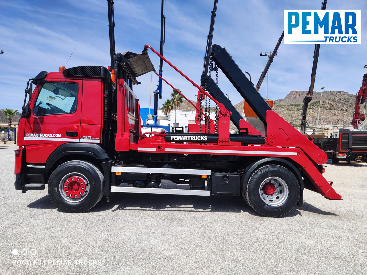 Skip loader truck VOLVO FM 330 PORTACONTENEDOR CADENAS 18T: picture 17