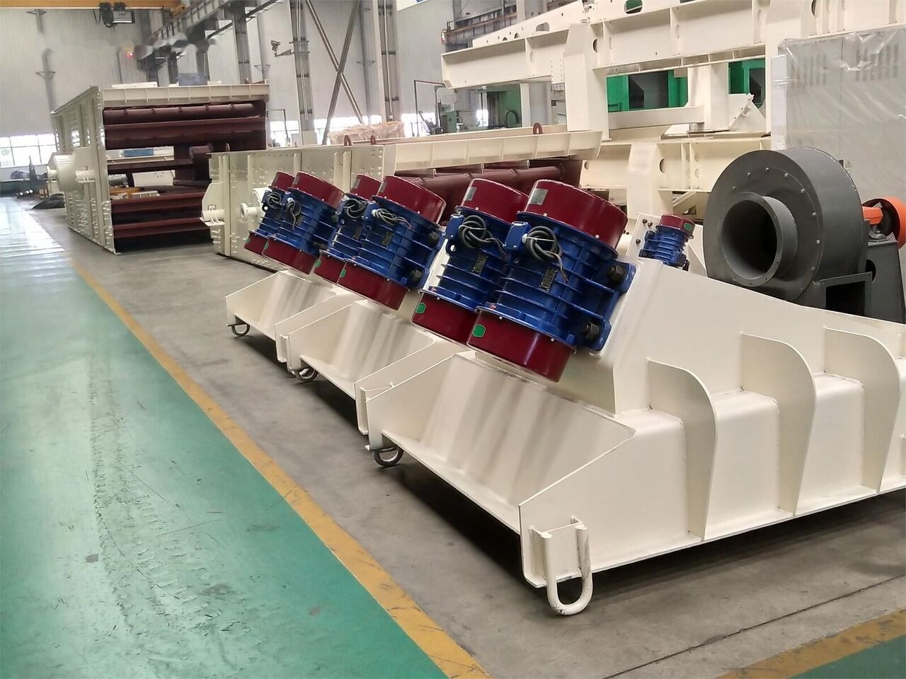 Kinglink Transit Hopper Pan Vibrating feeder GZG1012 - Mining machinery: picture 3 Kinglink Transit Hopper Pan Vibrating feeder GZG1012 - Mining machinery: picture 3