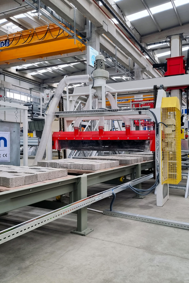 ELKON Elkoblock-S25 Block Making Machine - Block making machine: picture 4 ELKON Elkoblock-S25 Block Making Machine - Block making machine: picture 4
