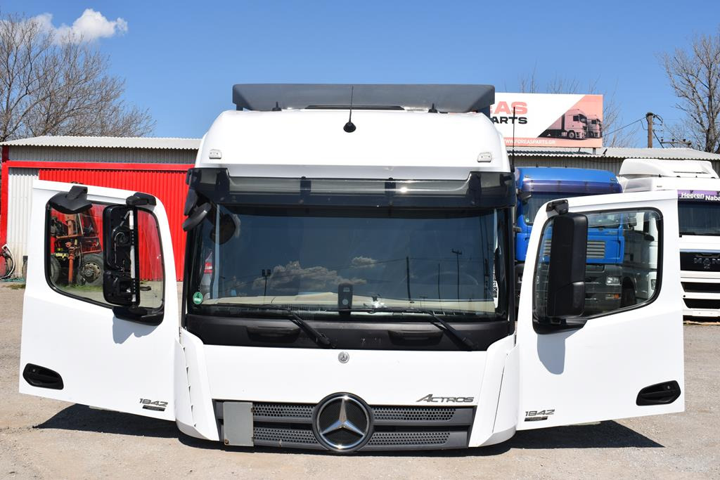 MERCEDES-BENZ ACTROS MP 4 (BIG SPACE) - Cab for Truck: picture 3 MERCEDES-BENZ ACTROS MP 4 (BIG SPACE) - Cab for Truck: picture 3