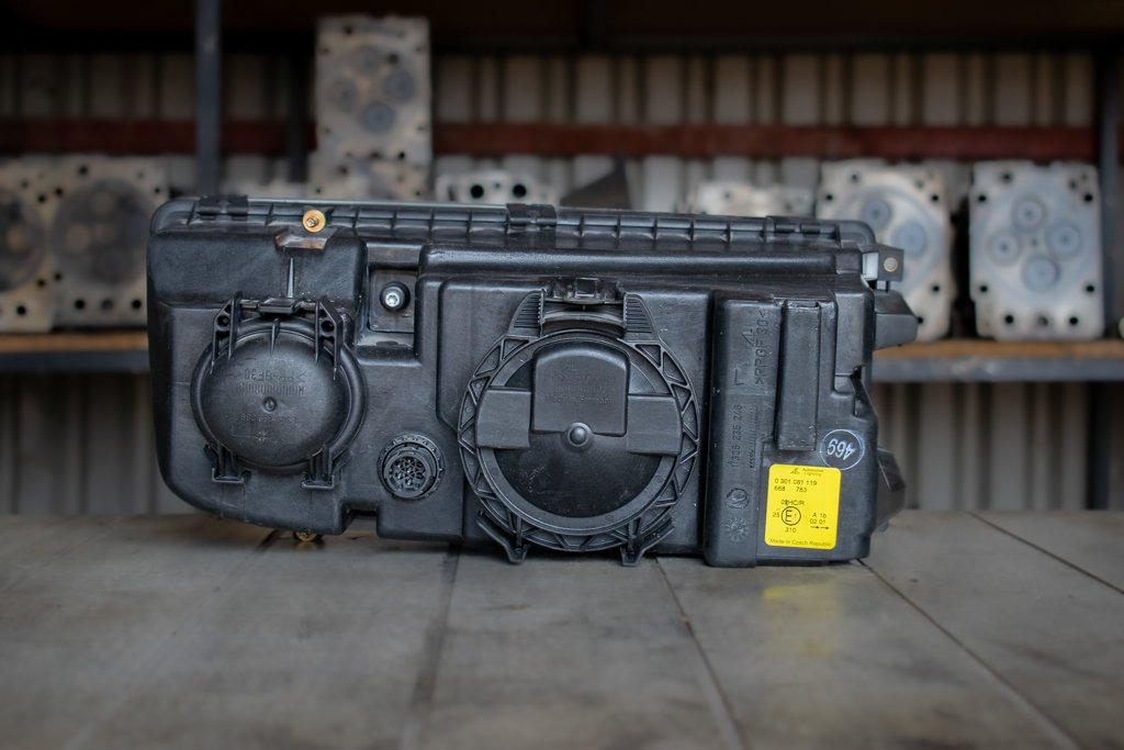 MERCEDES-BENZ ACTROS MP I HEADLIGHT - DRIVER - Headlight for Truck: picture 2 MERCEDES-BENZ ACTROS MP I HEADLIGHT - DRIVER - Headlight for Truck: picture 2