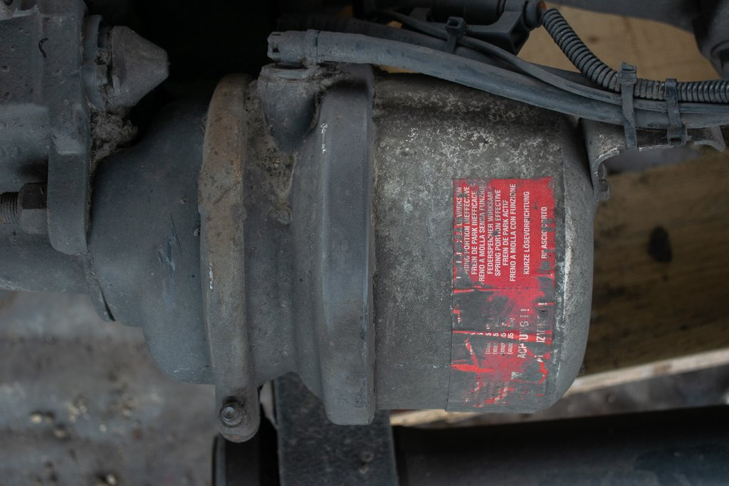 MERCEDES-BENZ ATEGO 8HOLE - DRIVER - Brake cylinder for Truck: picture 3 MERCEDES-BENZ ATEGO 8HOLE - DRIVER - Brake cylinder for Truck: picture 3