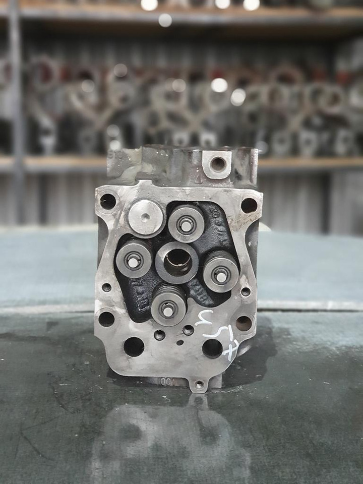 MERCEDES-BENZ AXOR OM 457 EURO III - Cylinder head for Truck: picture 2 MERCEDES-BENZ AXOR OM 457 EURO III - Cylinder head for Truck: picture 2
