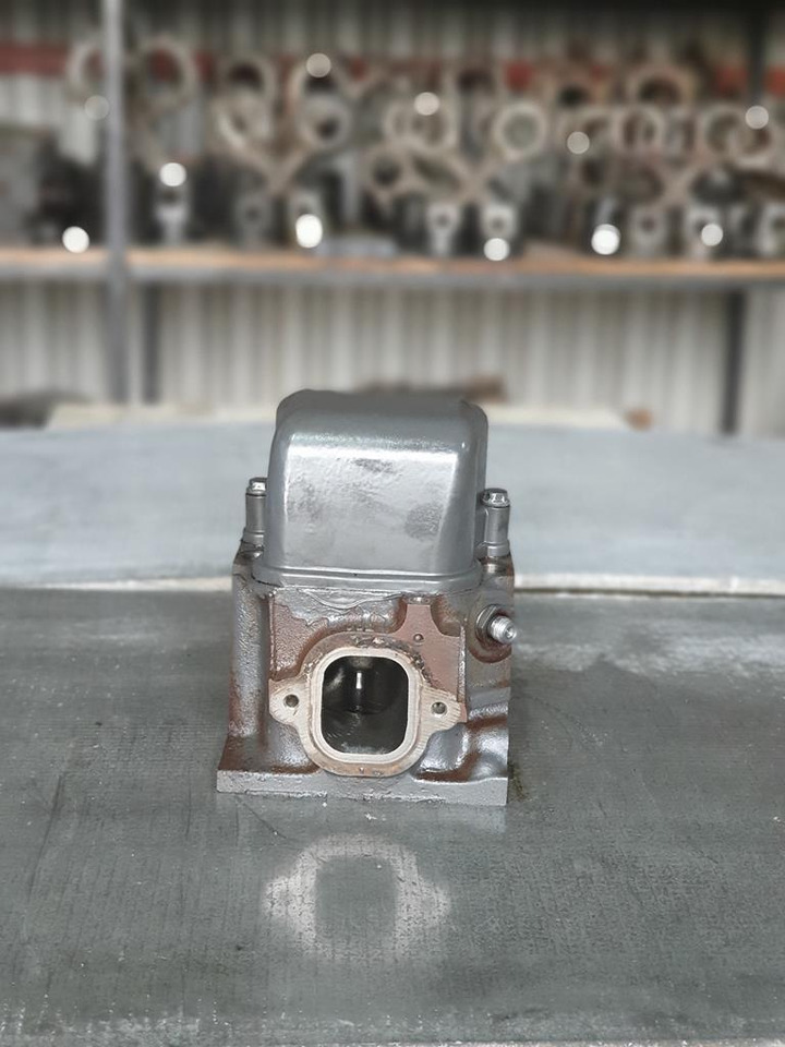 MERCEDES-BENZ AXOR OM 457-OM 460 - EURO V - Cylinder head for Truck: picture 2 MERCEDES-BENZ AXOR OM 457-OM 460 - EURO V - Cylinder head for Truck: picture 2