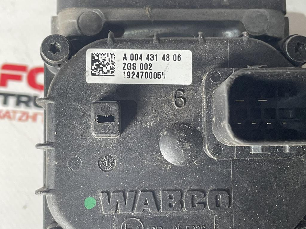 MERCEDES-BENZ BRAKE VALVE - 0044314806 - Brake valve for Truck: picture 4 MERCEDES-BENZ BRAKE VALVE - 0044314806 - Brake valve for Truck: picture 4