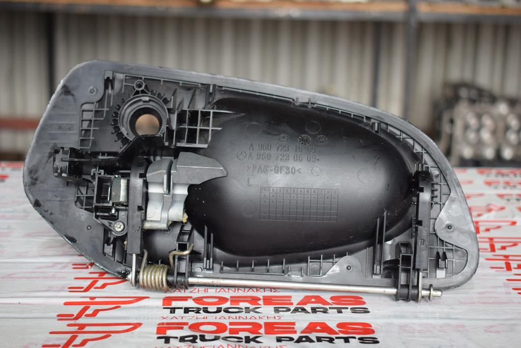 MERCEDES-BENZ DOOR HANDLE FOR ACTROS MP4 - DRIVER - Door and parts for Truck: picture 2 MERCEDES-BENZ DOOR HANDLE FOR ACTROS MP4 - DRIVER - Door and parts for Truck: picture 2