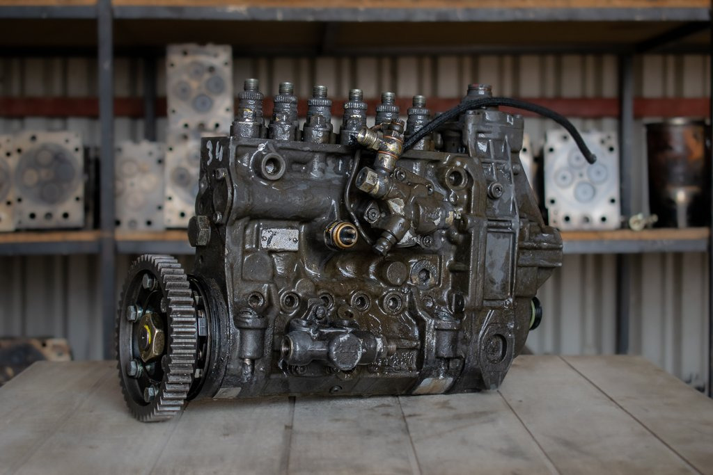 MERCEDES-BENZ OM441 - 330HP - Oil pump for Truck: picture 1 MERCEDES-BENZ OM441 - 330HP - Oil pump for Truck: picture 1