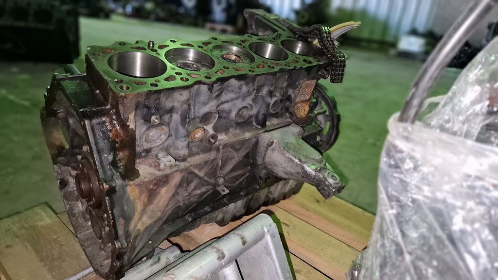 MERCEDES-BENZ SPRINTER 602 980 - Cylinder block for Truck: picture 1 MERCEDES-BENZ SPRINTER 602 980 - Cylinder block for Truck: picture 1