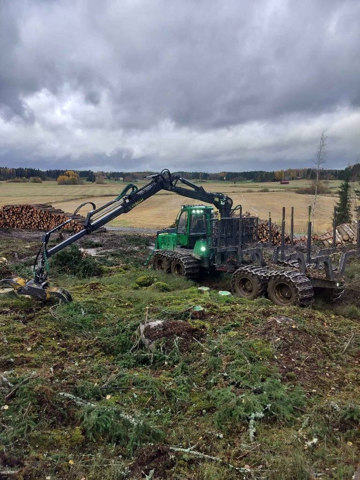 John Deere 1510 E - Forwarder: picture 2 John Deere 1510 E - Forwarder: picture 2
