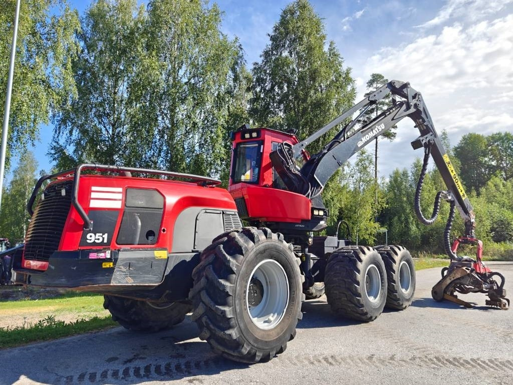Forestry harvester Komatsu 951: picture 6