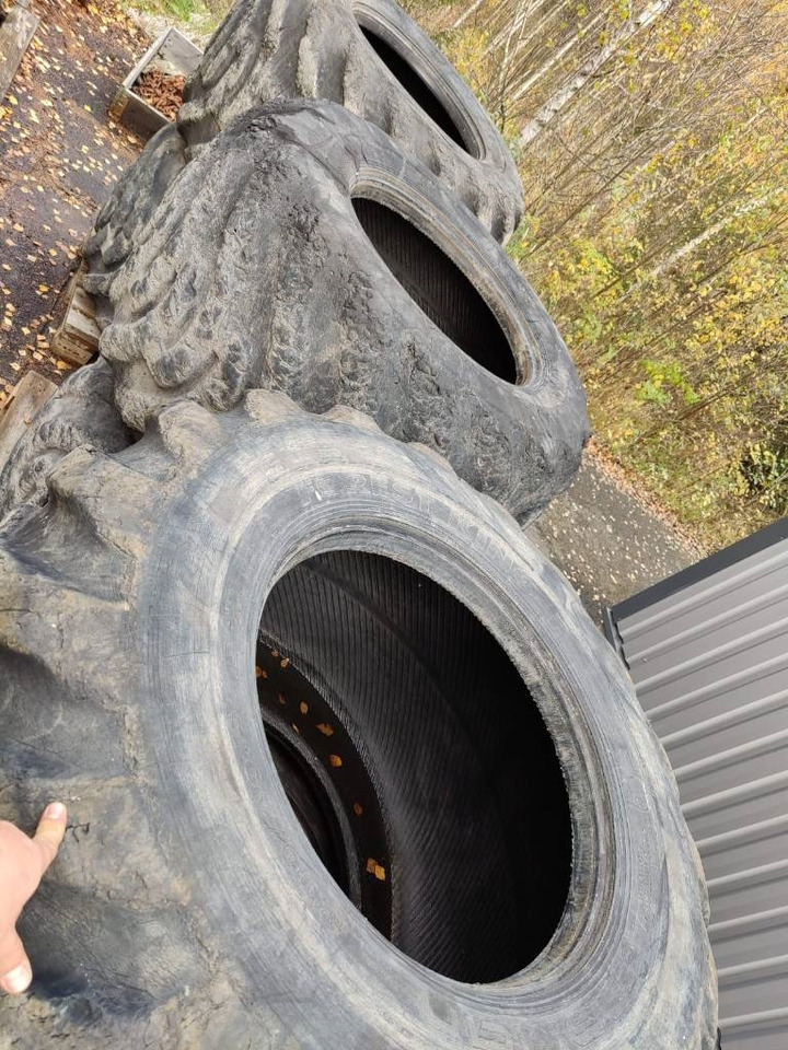 Nokian 800/40-26,5 - Tire for Forestry equipment: picture 3 Nokian 800/40-26,5 - Tire for Forestry equipment: picture 3