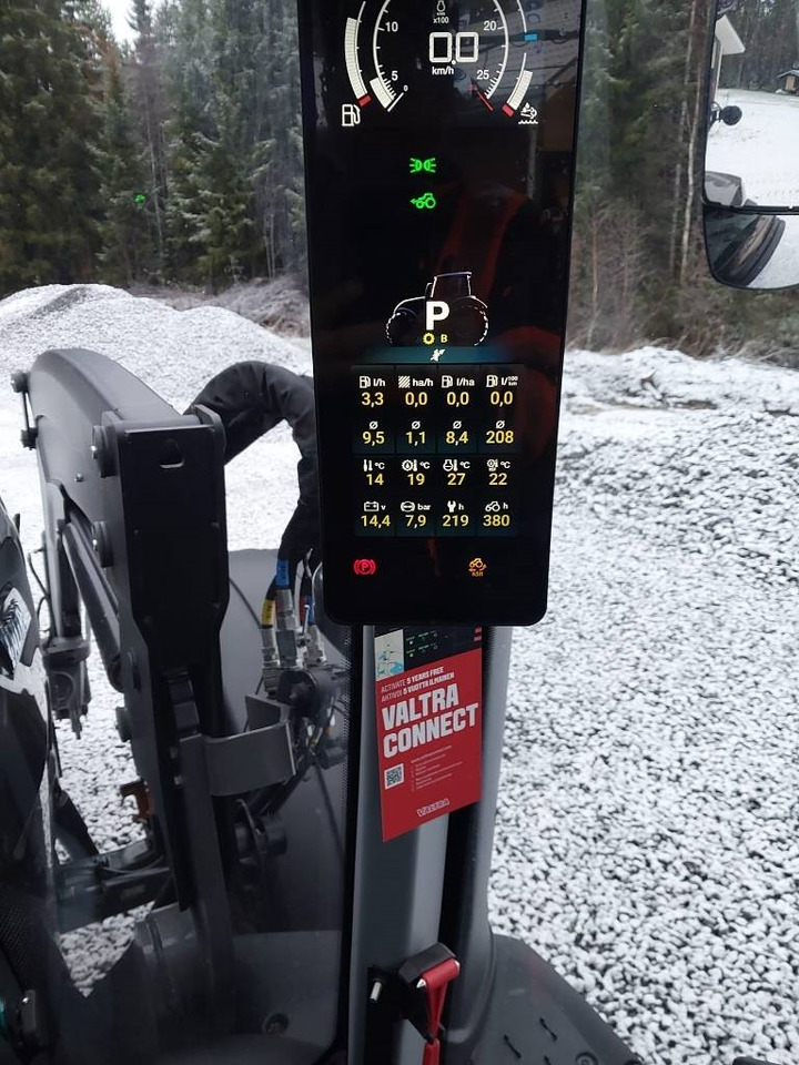 Farm tractor Valtra T 235: picture 7 Farm tractor Valtra T 235: picture 7