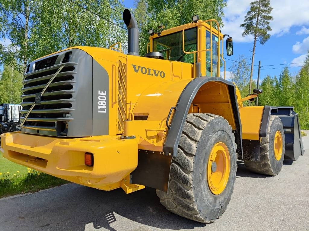 Volvo L 180 E - Wheel loader: picture 5 Volvo L 180 E - Wheel loader: picture 5
