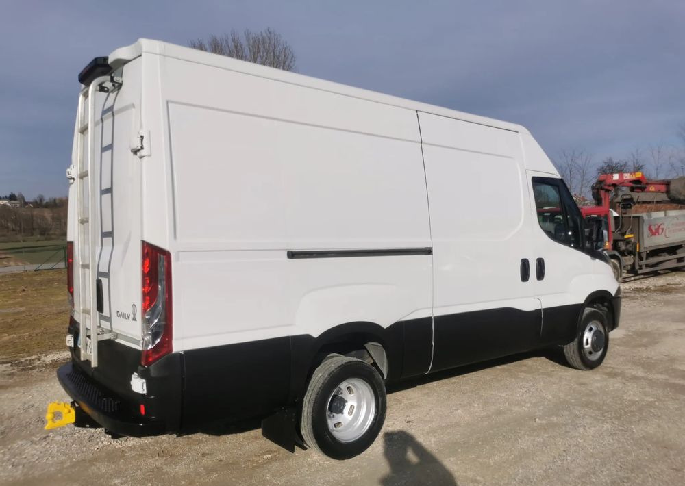Iveco 35C13 Daily L3H2 bliźniak Klima 2.3-130KM 6-biegów Hak podwójne koła 35-130 L4H2 - Panel van: picture 5 Iveco 35C13 Daily L3H2 bliźniak Klima 2.3-130KM 6-biegów Hak podwójne koła 35-130 L4H2 - Panel van: picture 5