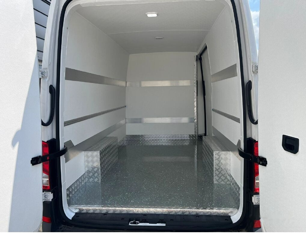 Volkswagen Crafter - Refrigerated van: picture 3 Volkswagen Crafter - Refrigerated van: picture 3