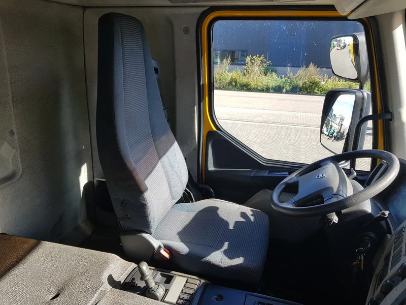 Cab chassis truck Volvo FE 320 6x2 Euro 5 290.000 km Retarder TÜV: picture 10