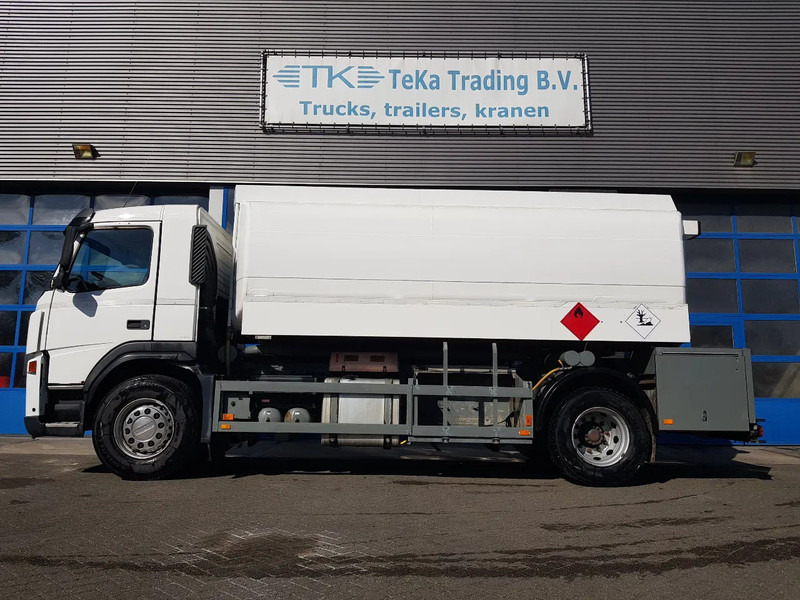 Volvo FM 9.340 Petrol, Diesel 17000 Ltr. 3 Compartementen - Tank truck: picture 3 Volvo FM 9.340 Petrol, Diesel 17000 Ltr. 3 Compartementen - Tank truck: picture 3