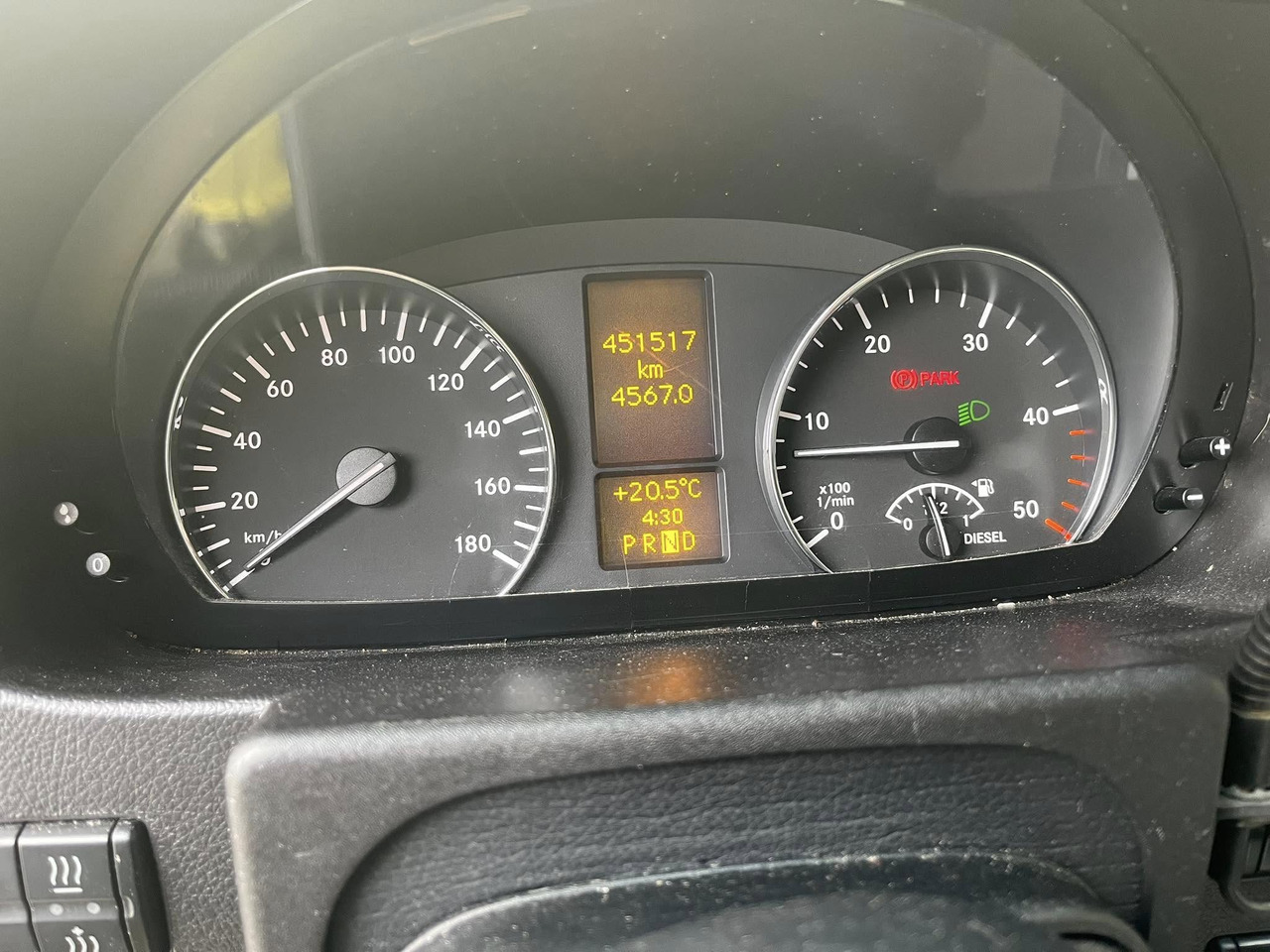 Lease a Mercedes-Benz Sprinter 319 - AMBULANCE / Krankenwagen / Швидка допомога Mercedes-Benz Sprinter 319 - AMBULANCE / Krankenwagen / Швидка допомога: picture 12
