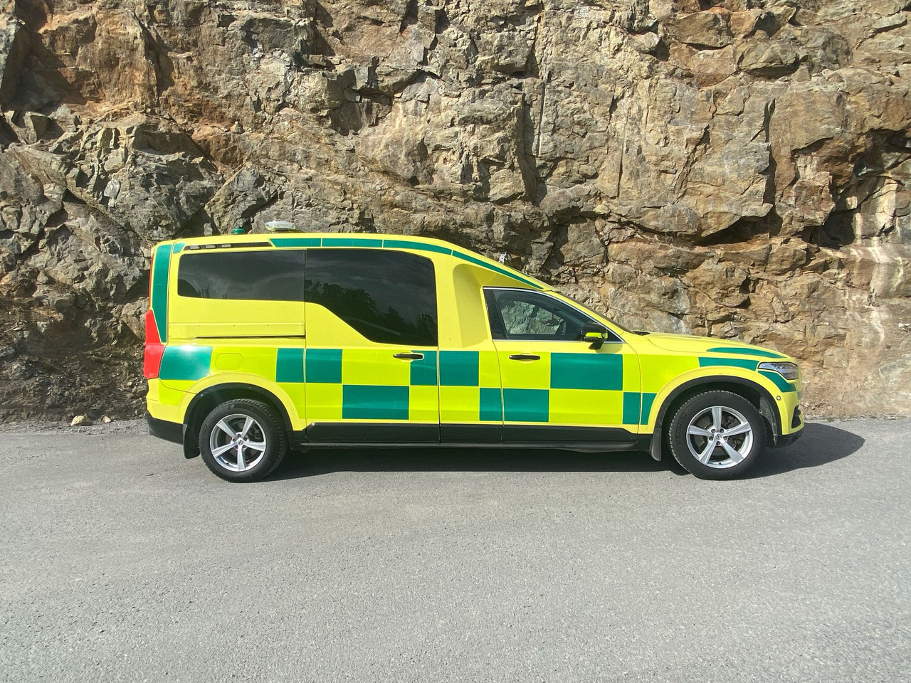 Volvo Nilsson XC90 D5 AWD - Ambulance / Krankenwagen / Швидка допомога - Ambulance: picture 5 Volvo Nilsson XC90 D5 AWD - Ambulance / Krankenwagen / Швидка допомога - Ambulance: picture 5