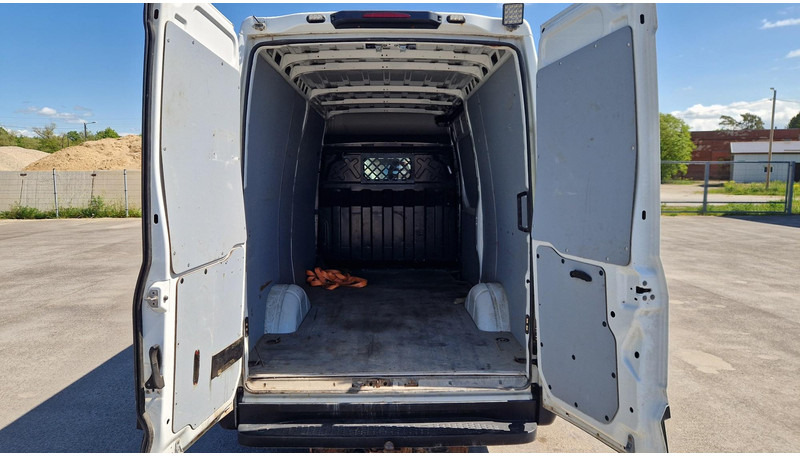 Iveco 35S15 4X2 - Panel van: picture 5 Iveco 35S15 4X2 - Panel van: picture 5