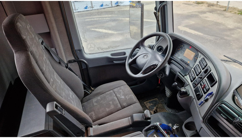 Interior photo 1: Cable system truck, Crane truck Mercedes-Benz ACTROS 2544L 6X2*4 HMF 1420K4 2012