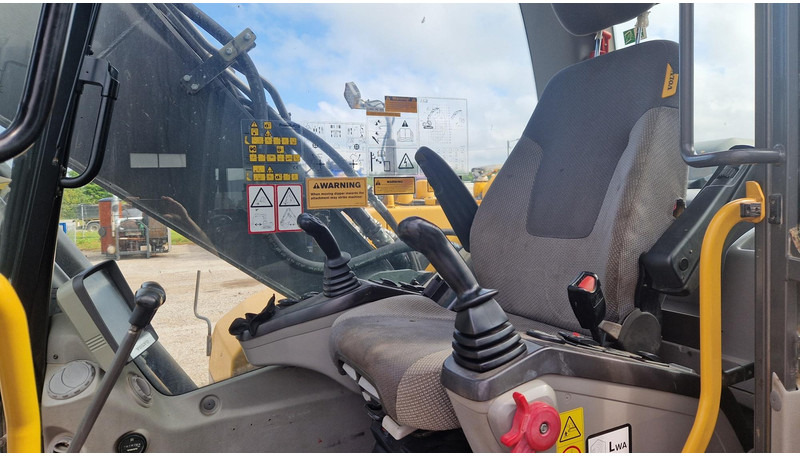 Crawler excavator Volvo EC180DL: picture 6