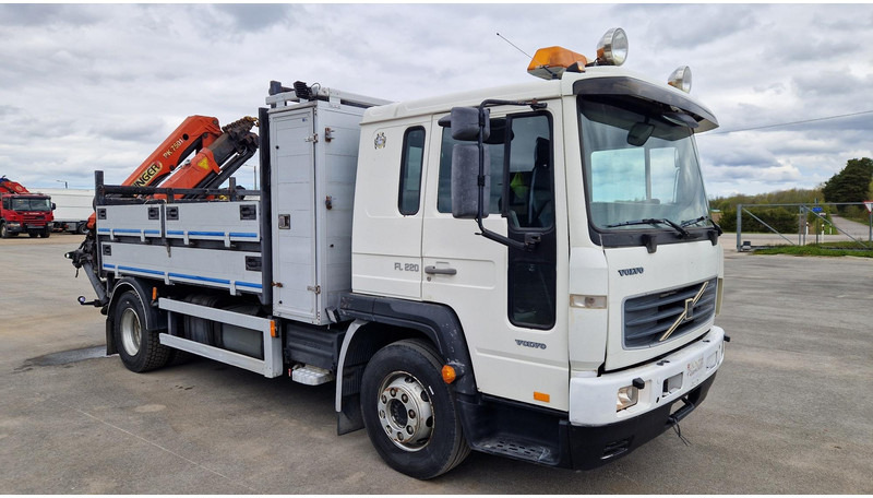 Volvo FL220 4X2 Palfinger PK7501 - Dropside/ Flatbed truck, Crane truck: picture 5 Volvo FL220 4X2 Palfinger PK7501 - Dropside/ Flatbed truck, Crane truck: picture 5
