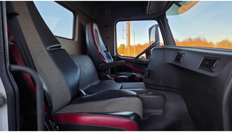 Hook lift truck Volvo FM410 6X2*4: picture 11