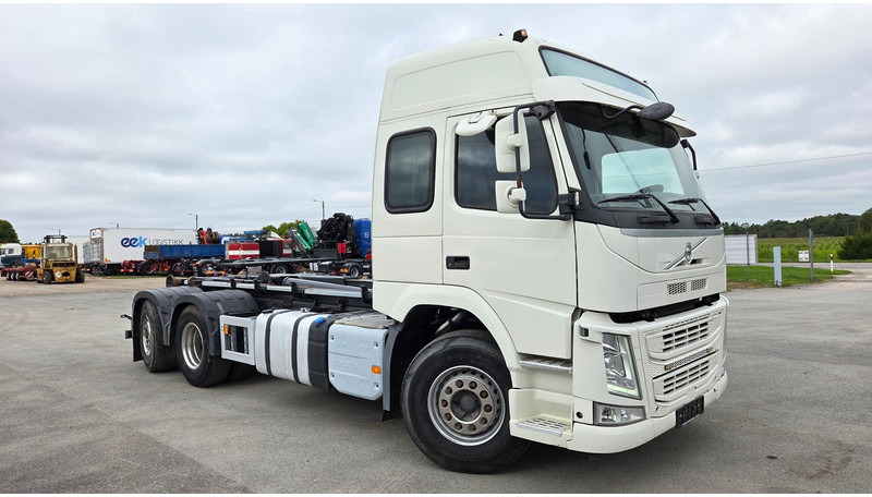 Volvo FM460 6X2*4 - Hook lift truck: picture 2 Volvo FM460 6X2*4 - Hook lift truck: picture 2