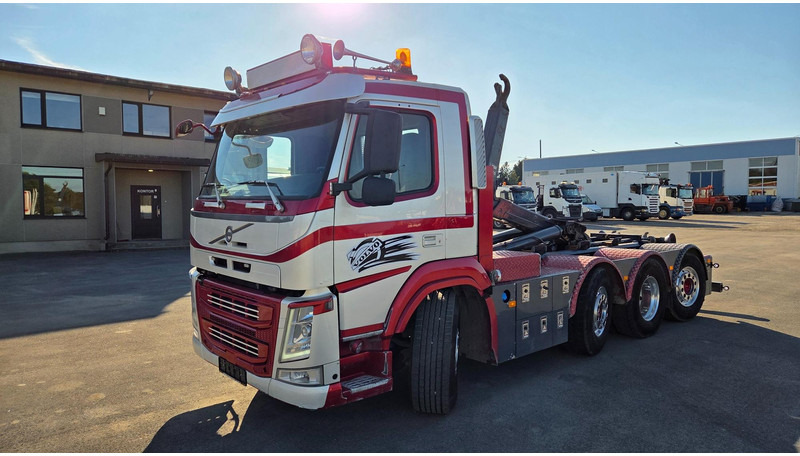 Volvo FM460 8X2*6 - Hook lift truck: picture 1 Volvo FM460 8X2*6 - Hook lift truck: picture 1
