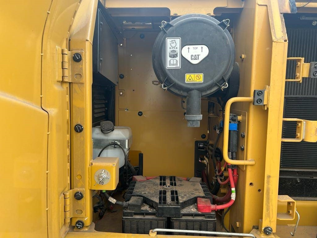 New Crawler excavator CAT 320 D3 GC: picture 17