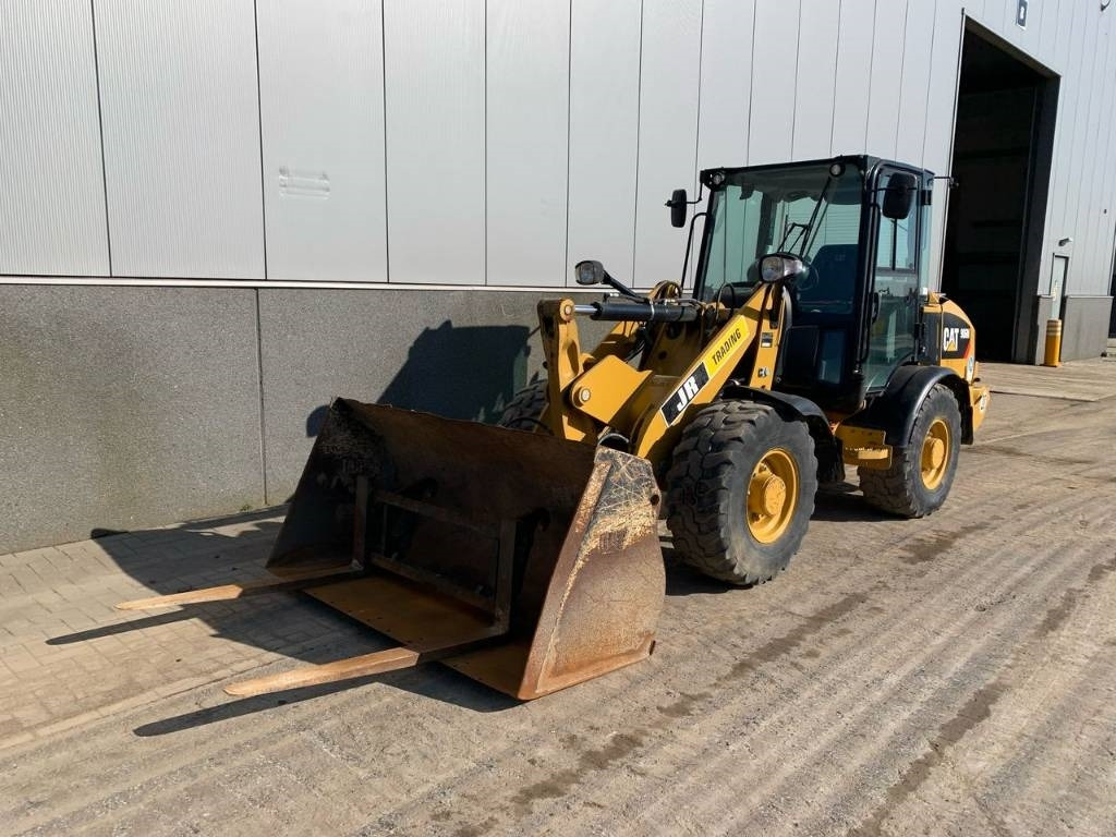 CAT 906 - Wheel loader: picture 2 CAT 906 - Wheel loader: picture 2