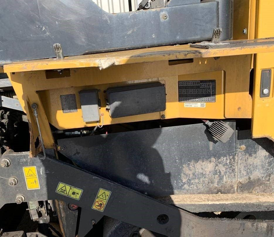 Asphalt paver CAT AP355F: picture 28