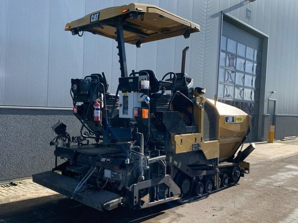 CAT AP355F - Asphalt paver: picture 3 CAT AP355F - Asphalt paver: picture 3