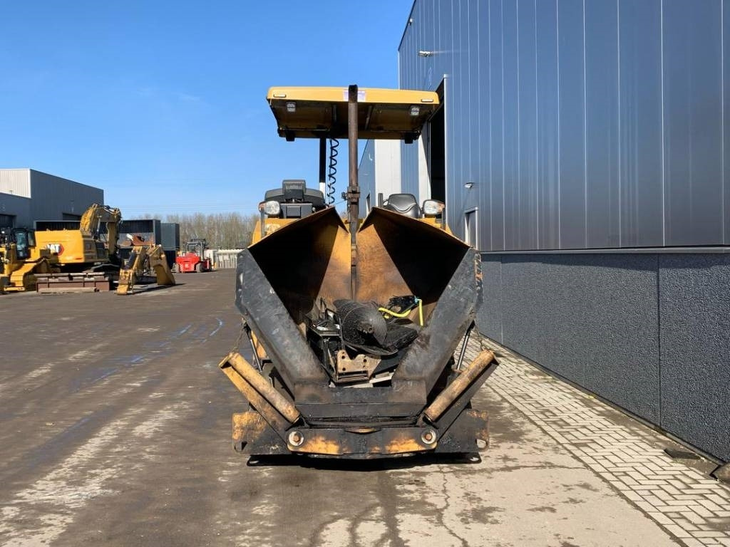 CAT AP355F - Asphalt paver: picture 5 CAT AP355F - Asphalt paver: picture 5