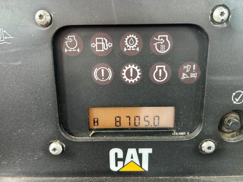 CAT D 6 T XL (Under Preparation + New Tracks) - Bulldozer: picture 3 CAT D 6 T XL (Under Preparation + New Tracks) - Bulldozer: picture 3