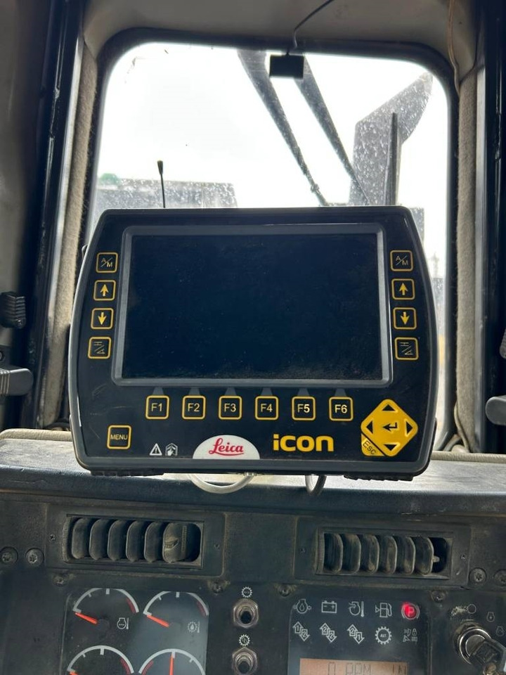 CAT D 7 R (Leica GPS / Under Preparation) - Bulldozer: picture 4 CAT D 7 R (Leica GPS / Under Preparation) - Bulldozer: picture 4