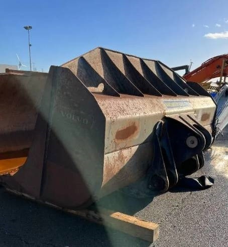 Volvo L350F Rock Bucket (Volvo) - Bucket for Construction machinery: picture 4 Volvo L350F Rock Bucket (Volvo) - Bucket for Construction machinery: picture 4