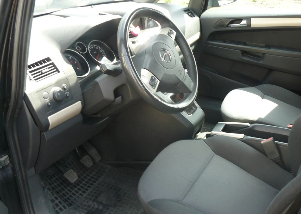 Opel Zafira 1.9 CDTI Cosmo - SUV: picture 5 Opel Zafira 1.9 CDTI Cosmo - SUV: picture 5