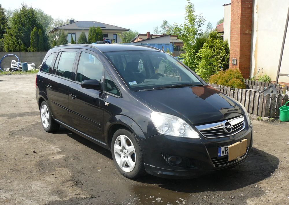 Opel Zafira 1.9 CDTI Cosmo - SUV: picture 2 Opel Zafira 1.9 CDTI Cosmo - SUV: picture 2