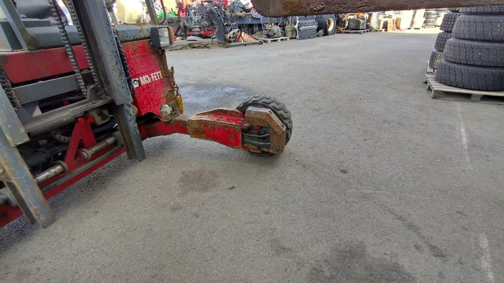 Moffett M4 25.4 ajoneuvotrukki - Truck mounted forklift: picture 4 Moffett M4 25.4 ajoneuvotrukki - Truck mounted forklift: picture 4
