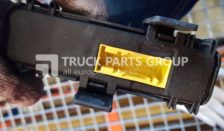 VOLVO FH4, EURO6 Renault T series Range, Gama MBYI control unit, 21926376, 22286187, 22282682, 28245692, HMIIOM human machine interface 28245692, 22282682, 21926375, 21669401, 22282682 - ECU for Truck: picture 4 VOLVO FH4, EURO6 Renault T series Range, Gama MBYI control unit, 21926376, 22286187, 22282682, 28245692, HMIIOM human machine interface 28245692, 22282682, 21926375, 21669401, 22282682 - ECU for Truck: picture 4
