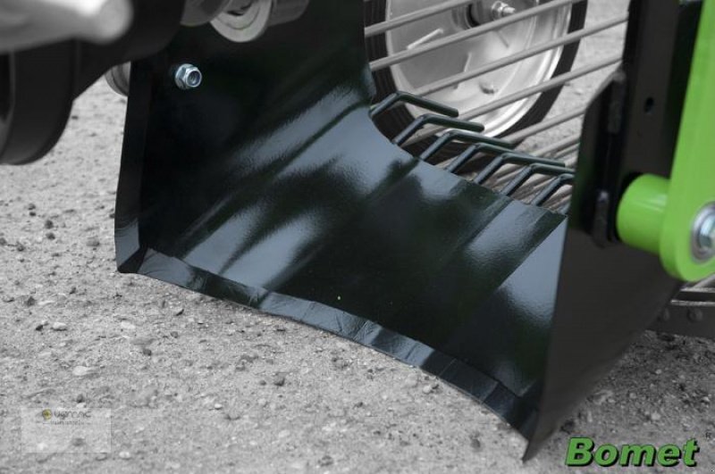 BOMET Z655/1 Kartoffelroder Roder Kartoffel Schwingsiebroder NEU - Potato harvester: picture 4 BOMET Z655/1 Kartoffelroder Roder Kartoffel Schwingsiebroder NEU - Potato harvester: picture 4