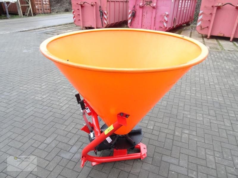 Dexwal Salzstreuer Düngerstreuer Streuer Trichterstreuer 300 Liter - Sand/ Salt spreader: picture 1 Dexwal Salzstreuer Düngerstreuer Streuer Trichterstreuer 300 Liter - Sand/ Salt spreader: picture 1