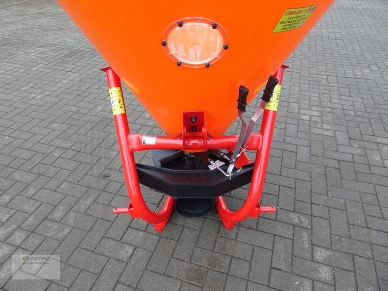 Dexwal Salzstreuer Düngerstreuer Streuer Trichterstreuer 400 Liter - Sand/ Salt spreader: picture 2 Dexwal Salzstreuer Düngerstreuer Streuer Trichterstreuer 400 Liter - Sand/ Salt spreader: picture 2