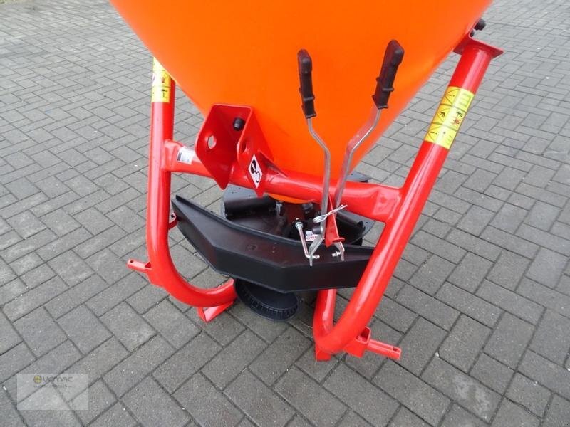 Dexwal Salzstreuer Düngerstreuer Streuer Trichterstreuer 400 Liter - Sand/ Salt spreader: picture 5 Dexwal Salzstreuer Düngerstreuer Streuer Trichterstreuer 400 Liter - Sand/ Salt spreader: picture 5