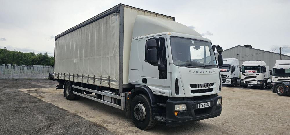 Iveco 18 ton curtain tail lift - Curtainsider truck: picture 4 Iveco 18 ton curtain tail lift - Curtainsider truck: picture 4