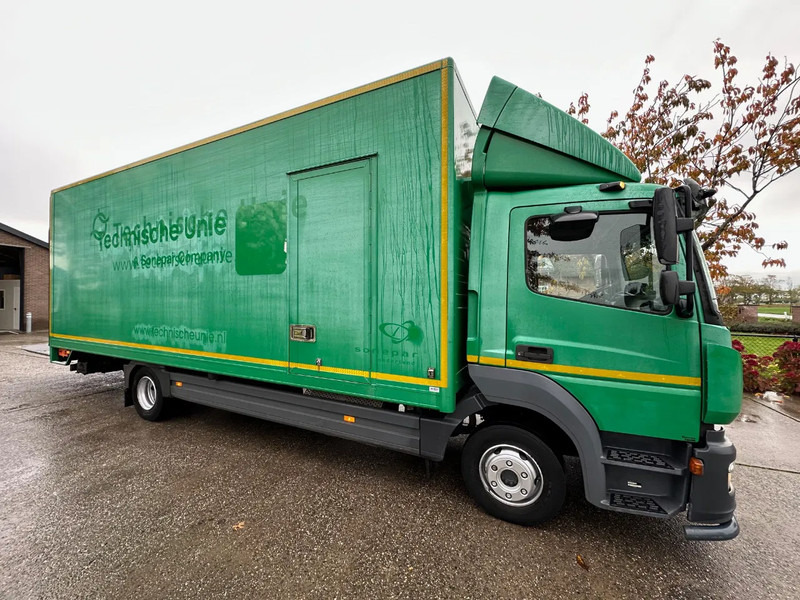 Mercedes-Benz Atego 1018 / NL TRUCK / EURO 6 / ONLY 100.000KM! / BOX+LIFT+SIDE DOOR / CLIMA / AUTOMATIC - Box truck: picture 3 Mercedes-Benz Atego 1018 / NL TRUCK / EURO 6 / ONLY 100.000KM! / BOX+LIFT+SIDE DOOR / CLIMA / AUTOMATIC - Box truck: picture 3